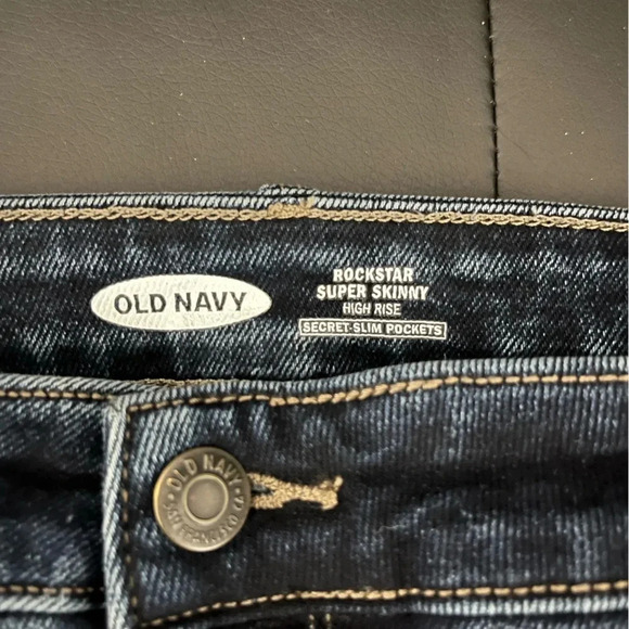 Old Navy, Rockstar, Super Skinny jeans, distressed with holes at knees, size 18 - Picture 4 of 5